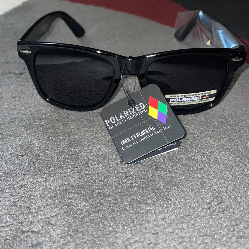 Black Polarized